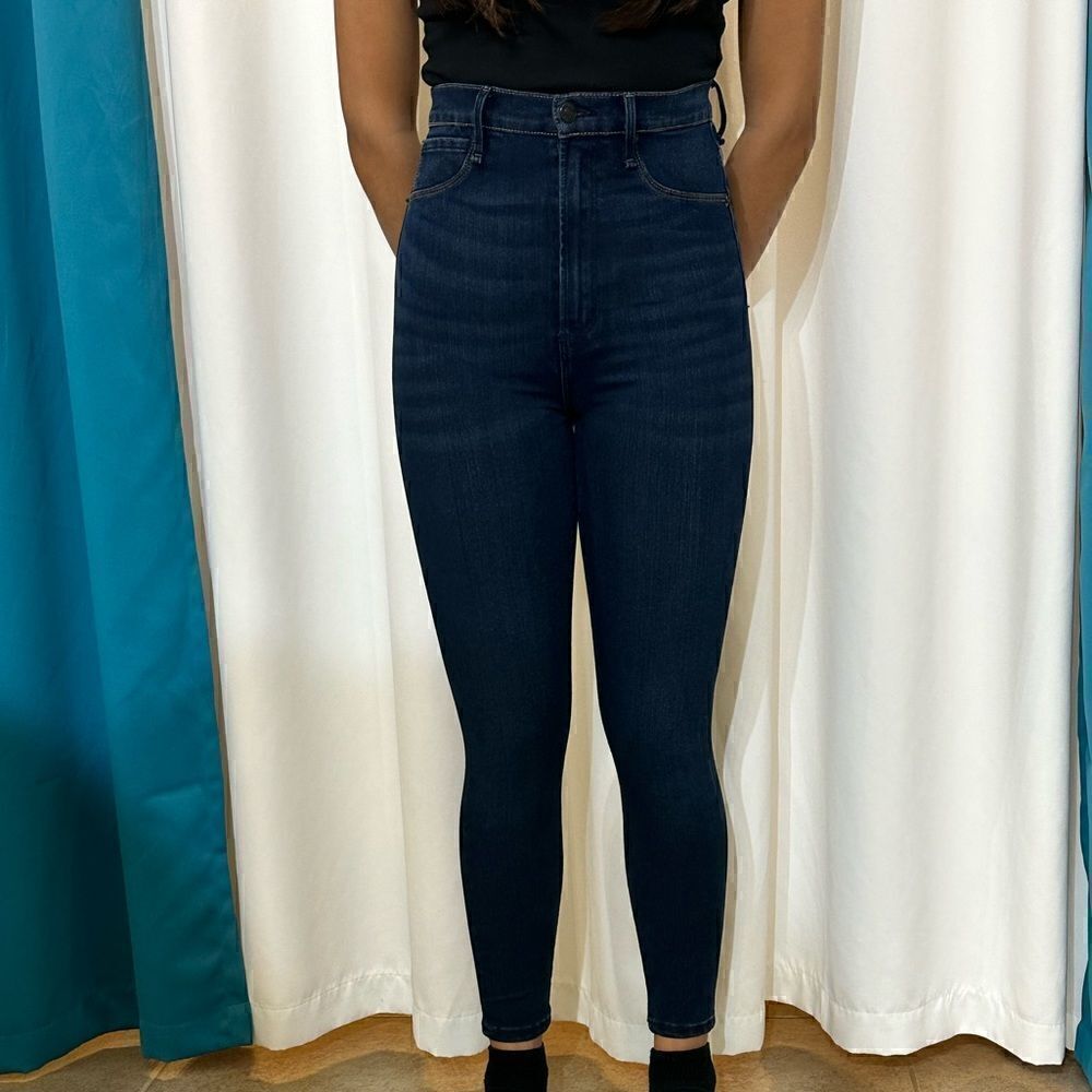 💚 A3 Abercrombie & Fitch ultra high rise jean ankle stretch blue Jean.